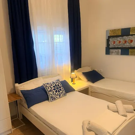 Del Sol Apartment *